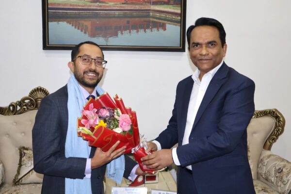नवनियुक्त डेपुटी गभर्नर पण्डितद्वारा शपथ ग्रहण