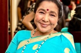भारतीय चर्चित गायिका आशा भोसलेको निधन भएको छ।