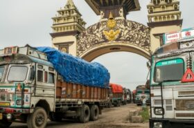 एमआरपी विवादपछि ठप्प वीरगञ्ज भन्सार पुन : सञ्चालनमा 