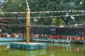 नागपञ्चमीको अवसरमा नागपोखरीमा भक्तजनको घुइँचो