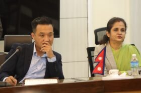 मधेशको पछिल्लो घटनाबारे गृहमन्त्री गुरुङ र उद्योगमन्त्री यादवको सांसदहरूसँग संयुक्त छलफल