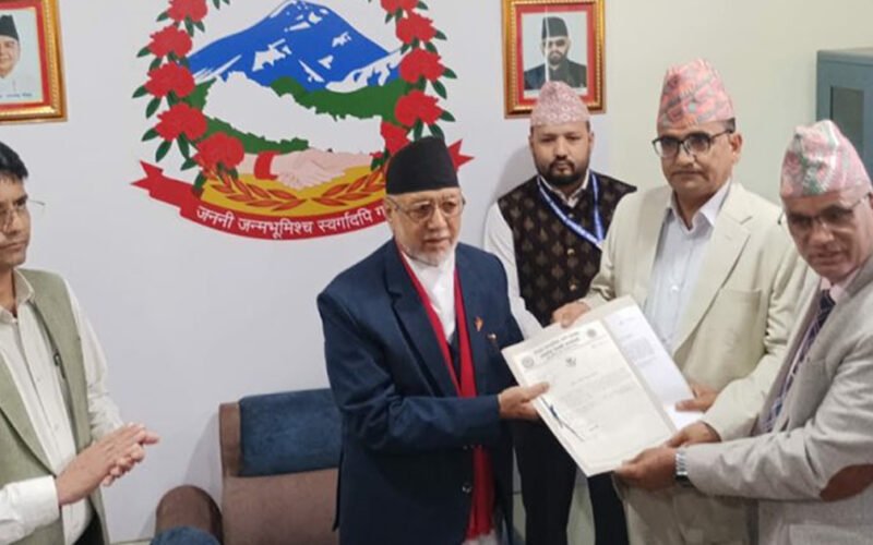 सुदूरपश्चिमको मुख्यमन्त्रीमा खगराज भट्ट नियुक्त, आजै शपथ ग्रहण