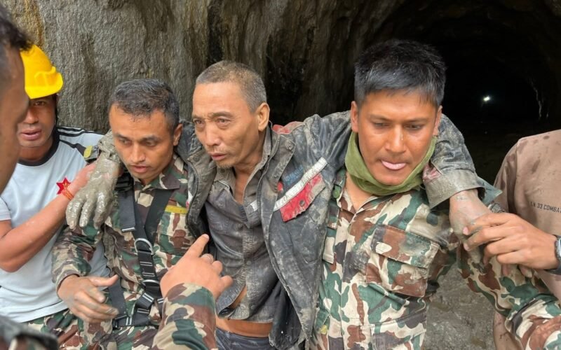बाढीको ११औँ दिनमा माथिल्लो त्रिशुली–१ को सुरुङबाट चिनियाँ नागरिकको जीवित उद्धार
