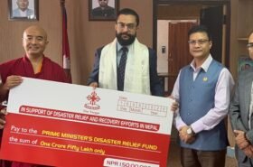 बाढीप्रभावितका लागि गुरु रिम्पोछेद्वारा एक करोड ५० लाख सहयोग