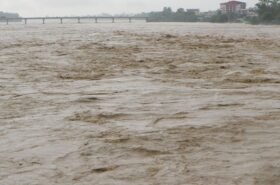 देवघाटमा नारायणीको बहाव १३ मिटर पुग्ने अनुमान, चितवन–नवलपरासीमा उच्च सतर्कता