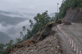 धादिङमा सात स्थानमा पहिरो, पृथ्वी राजमार्गको यातायात प्रभावित